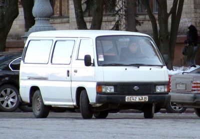 Автостекла Nissan Urvan c установкой в Москве